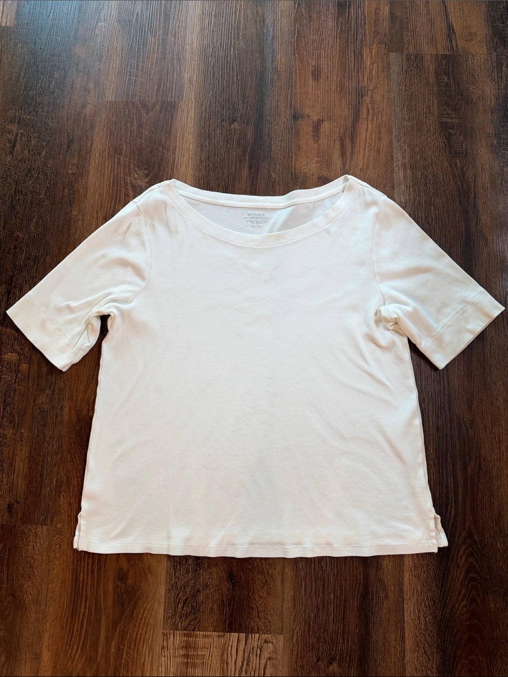 Chico's The Ultimate Tee Size 2/L White Short Sleeve Scoop Neck